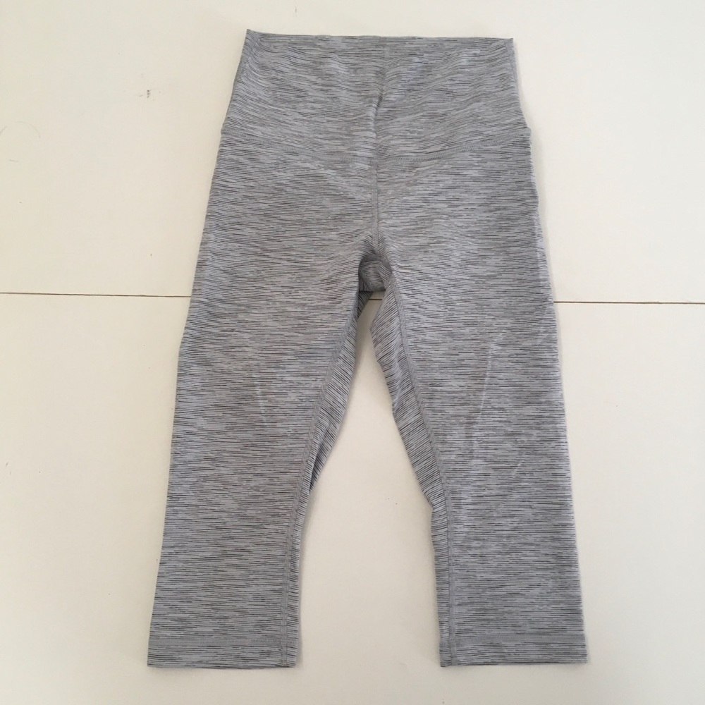 Women’s Lululemon athletic gray leggings pant Sz 6
